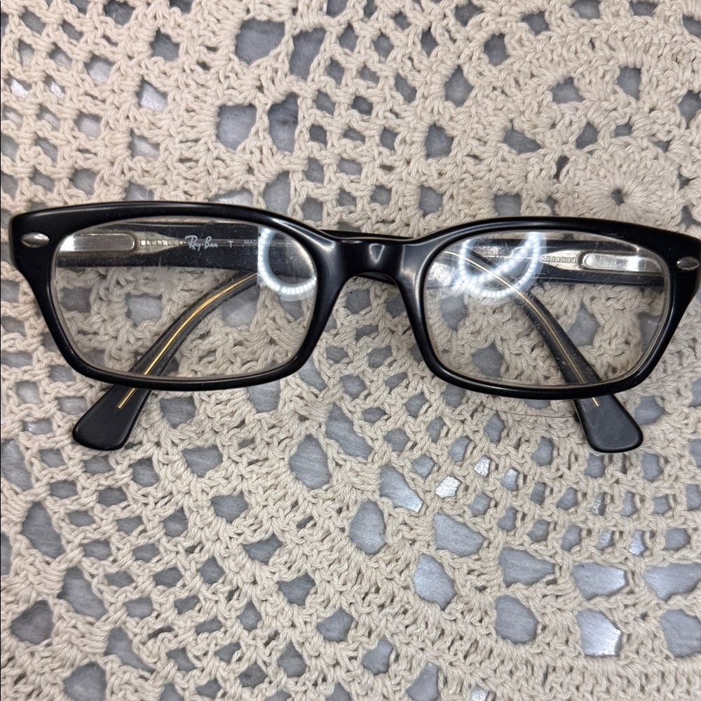 Ray-Ban Classic Black eye Glasses men or women